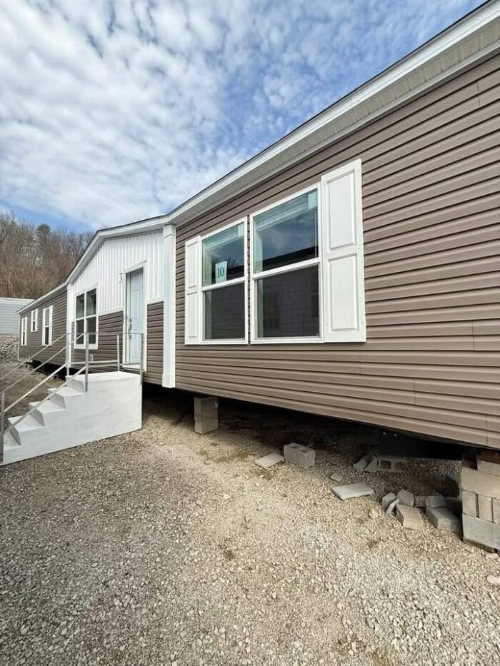 28x72 Mobile Home with Furniture